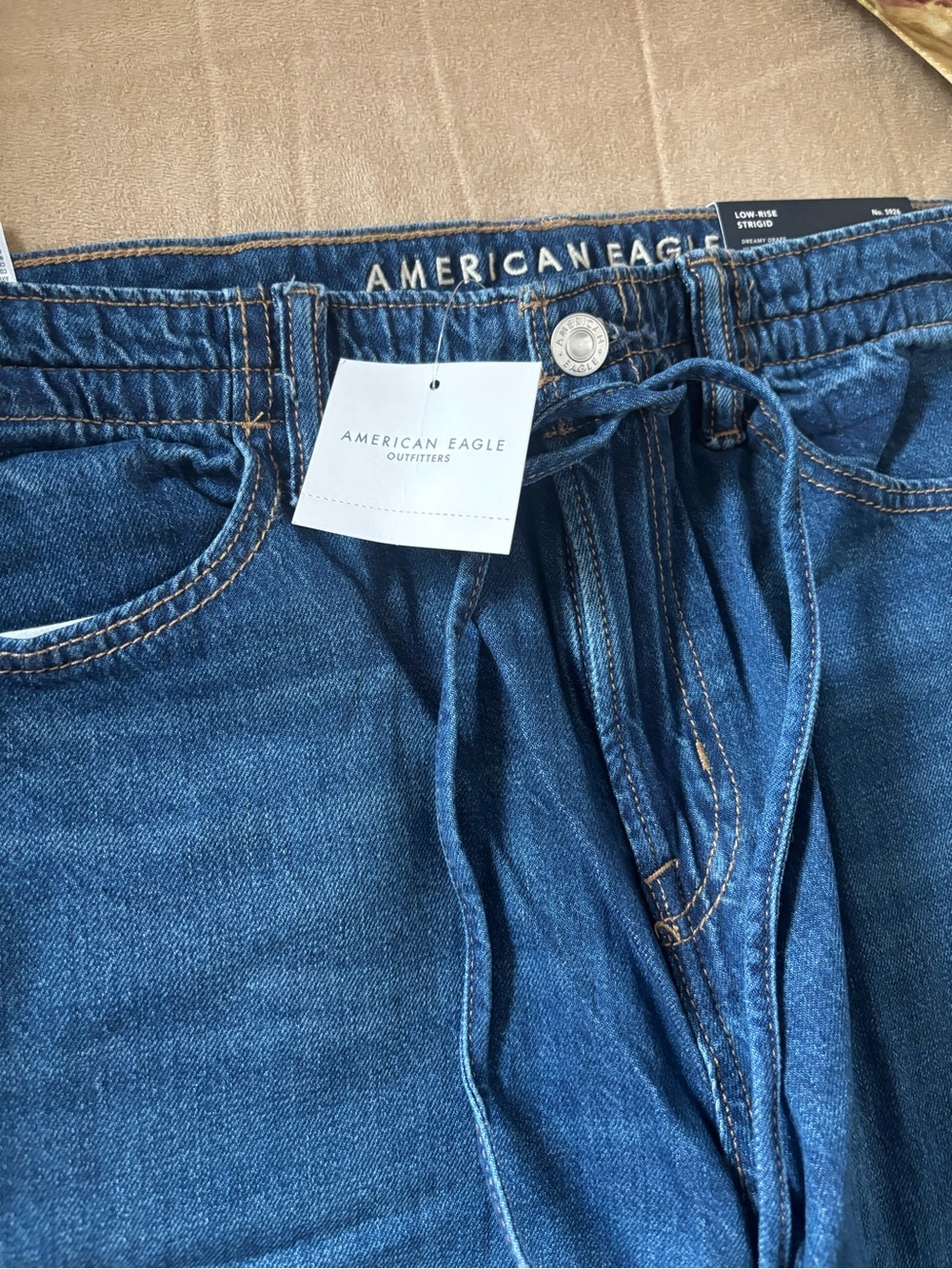 Subcategory classification for women's jeans image